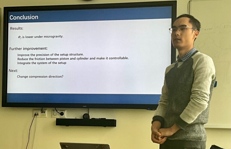 Qing Yu successfully graduated his Masters today with a public defense given at MSS